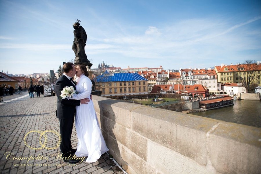 Свадьба в Праге -прогулка по Карлову мосту